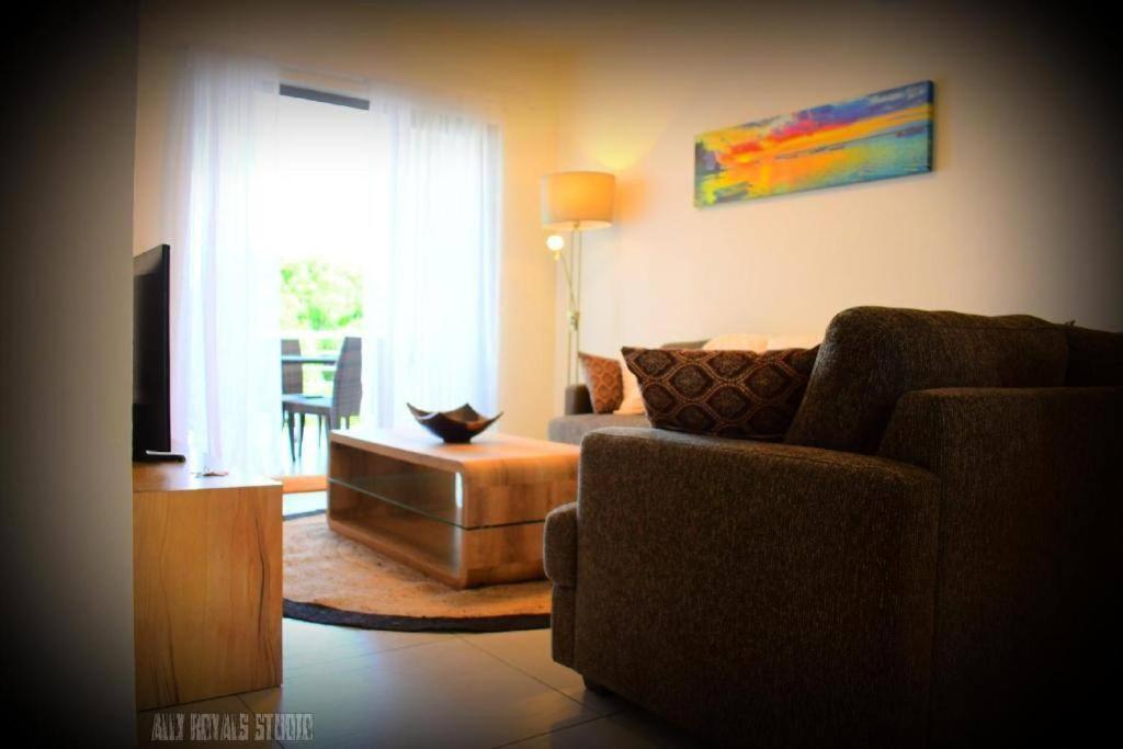 Modern And Cosy Condo: Westwood Apartments Flic en Flac Екстер'єр фото