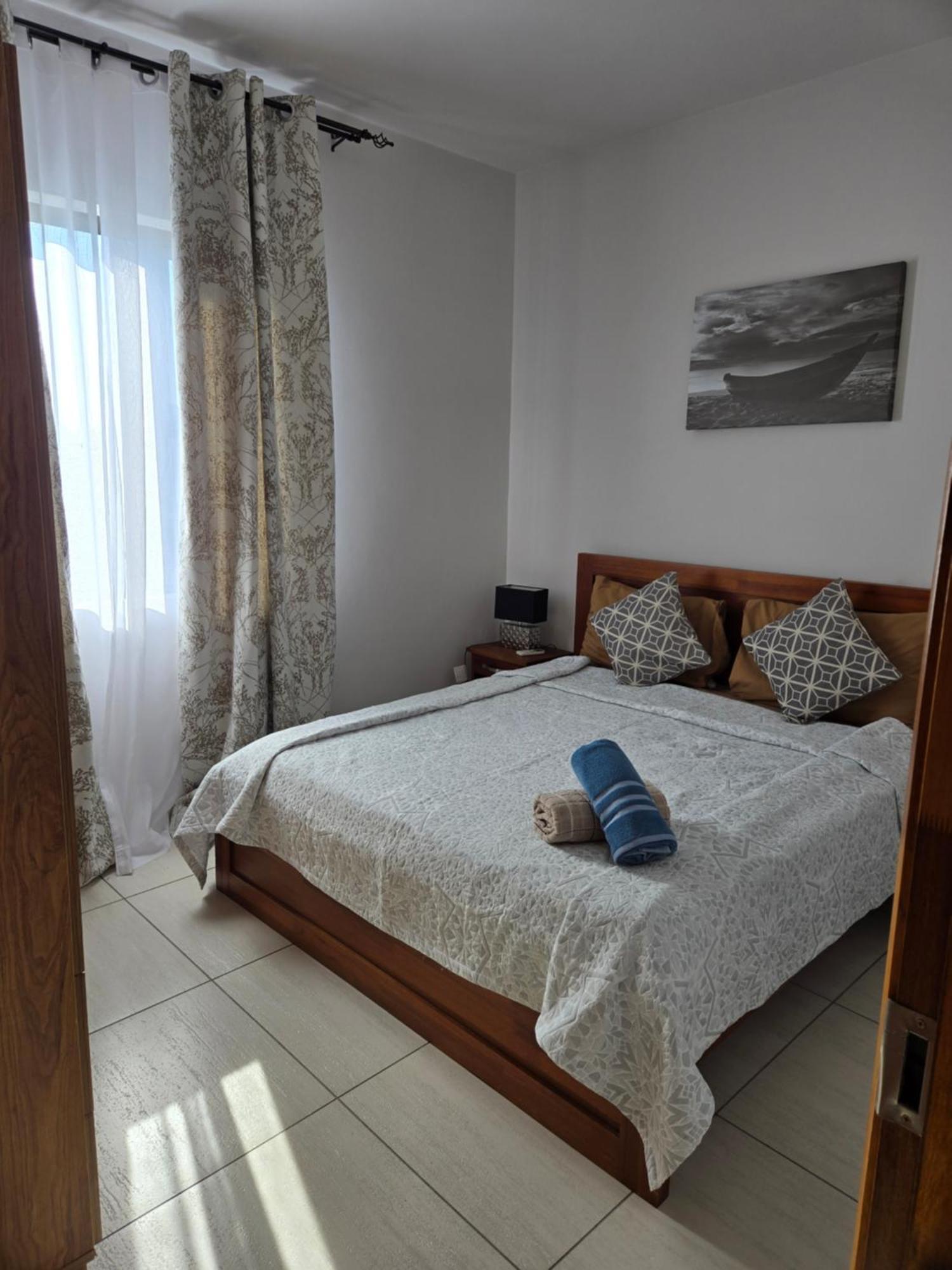 Modern And Cosy Condo: Westwood Apartments Flic en Flac Екстер'єр фото
